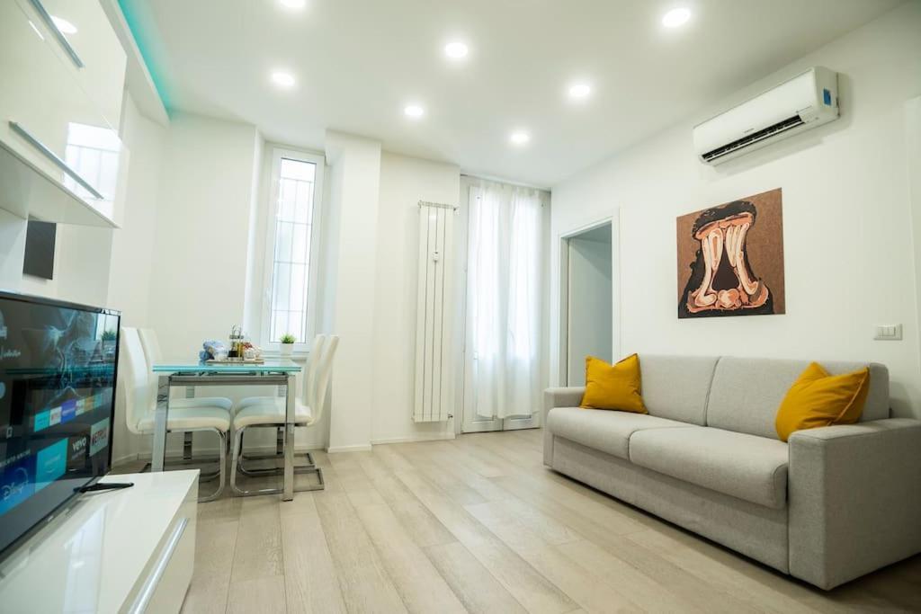 Life Luxury Multicolor Apartment Mailand